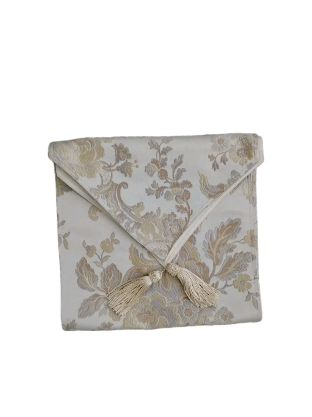 WATERFORD DECORATIVE TABLE RUNNER 13.5 X 71 Inches Long With Tassels